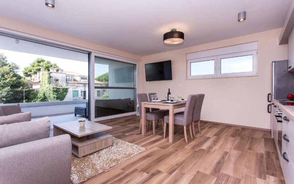 מאלינסקה Apartments Marina מראה חיצוני תמונה