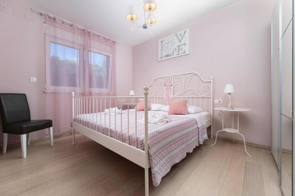 מאלינסקה Apartments Marina מראה חיצוני תמונה