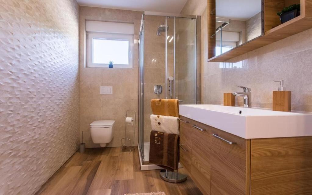 מאלינסקה Apartments Marina מראה חיצוני תמונה